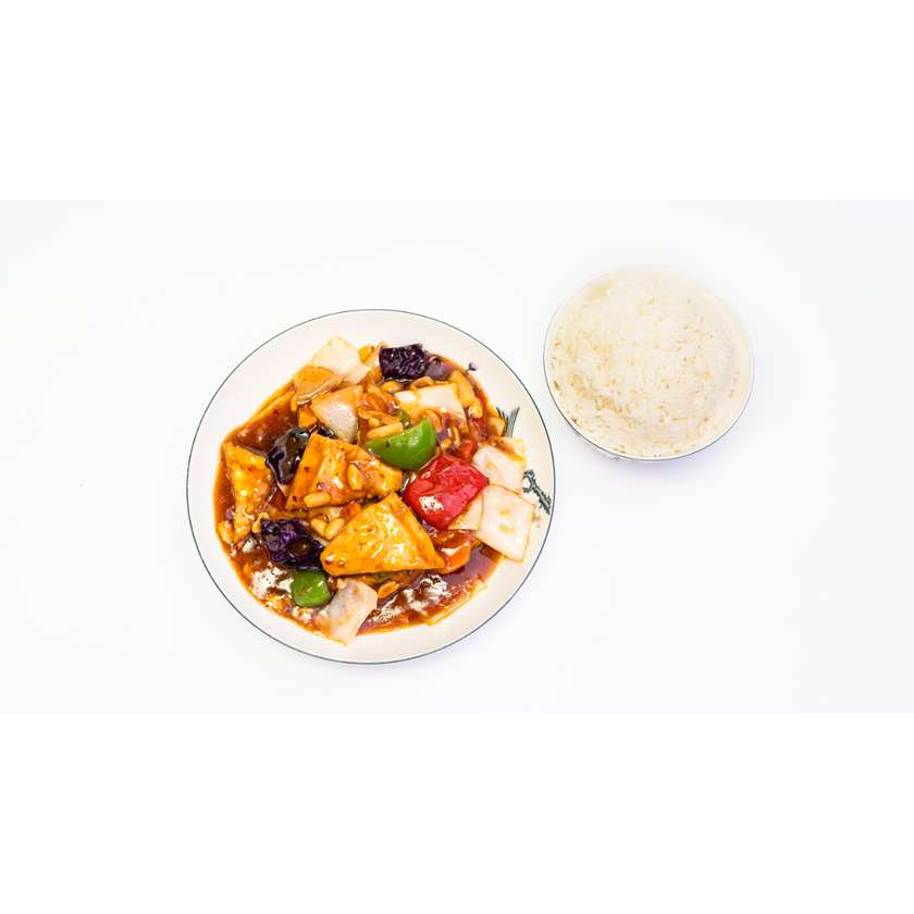 Kung-pao s tofu, rýže
