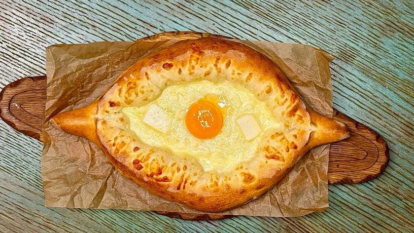 Хачапурі по-аджарськи