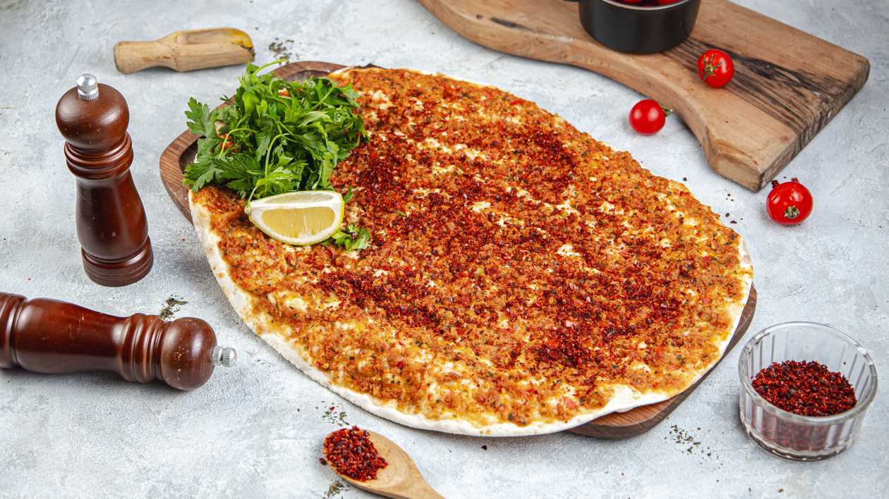 Spicy lahmacun