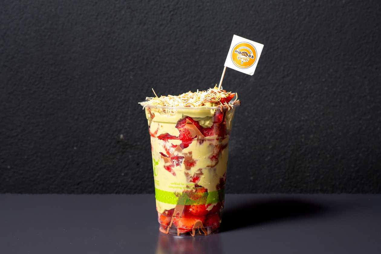 Dubai Chocolate Fresh Strawberry Delight