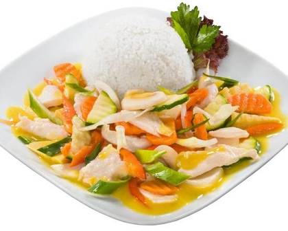 17. Kurczak Smażony z Curry z Warzywami