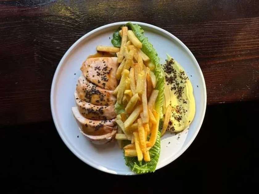 ФІЛЕ КУРЯЧЕ З КАРТОПЛЕЮ