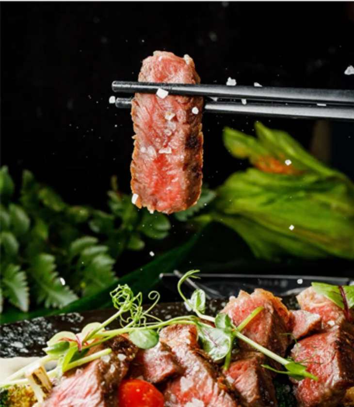 СТЕЙК СТРІПЛОЙН З ОВОЧАМИ (200г)