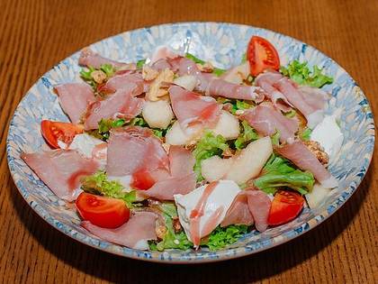 Салат з полядвицею та грушею 250г