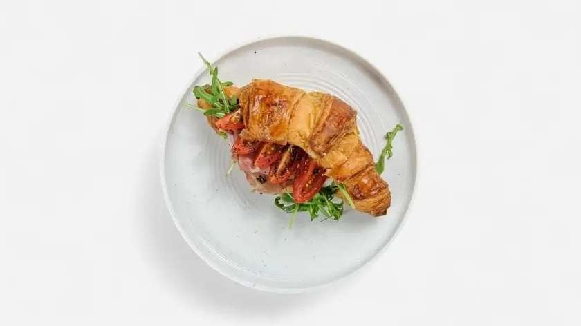 Croissant szynka parmeńska