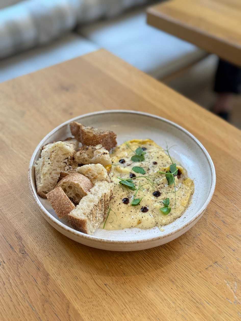 Caccio e Pepe Omelette