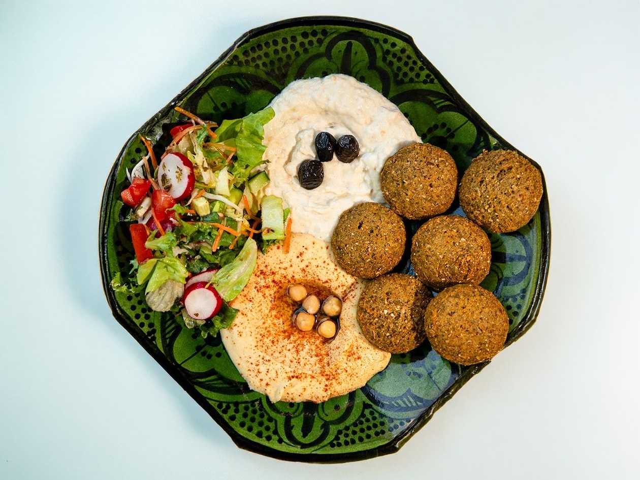 6 ks falafel talíř + hranolky