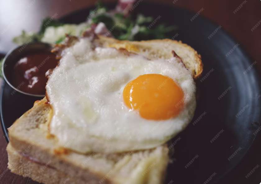 2 Eggs With Toast & Homefries