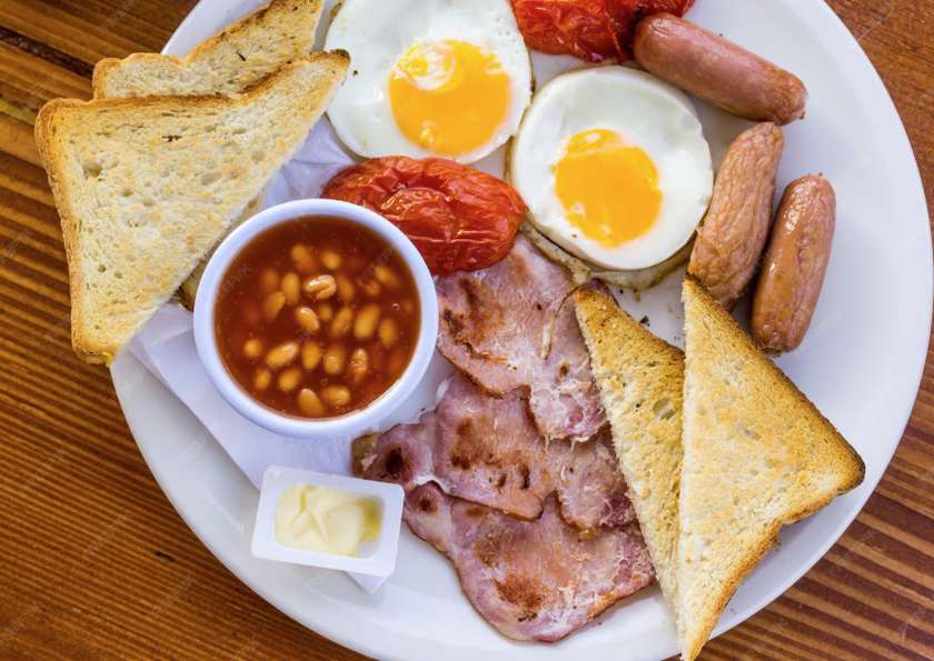 2 Eggs With Toast, Homefries & Bacon / Sausage