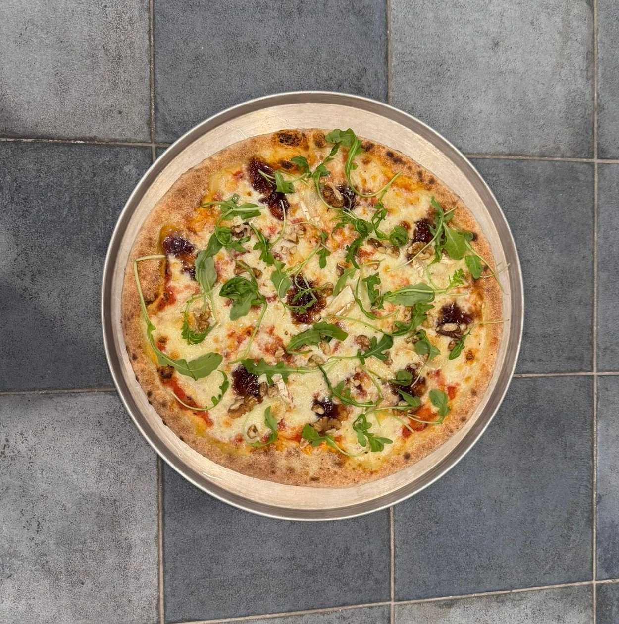Pizza Chèvre & Cebola Caramelizada