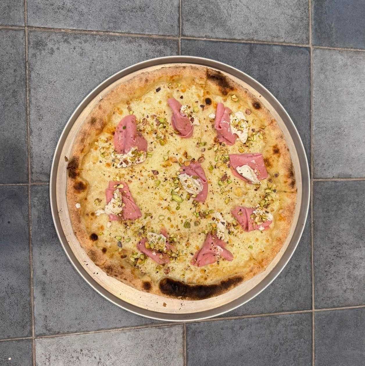 Pizza Mortadela & Pistachio