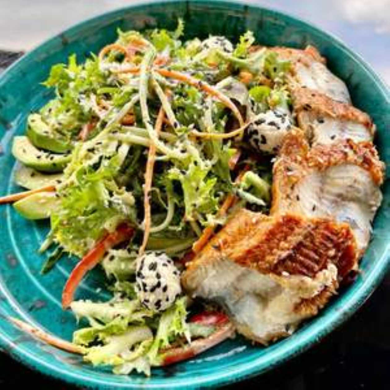 Eel salad with creamy nut sauce