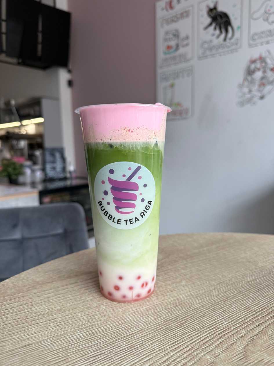 Dragon fruit matcha with pink topping