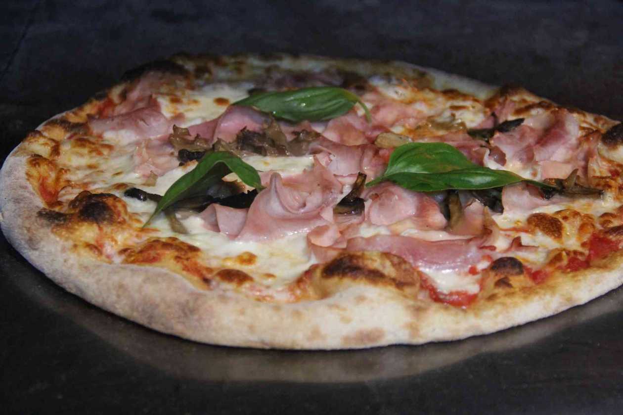 Pizza Prosciutto cu ciuperci 32 cm