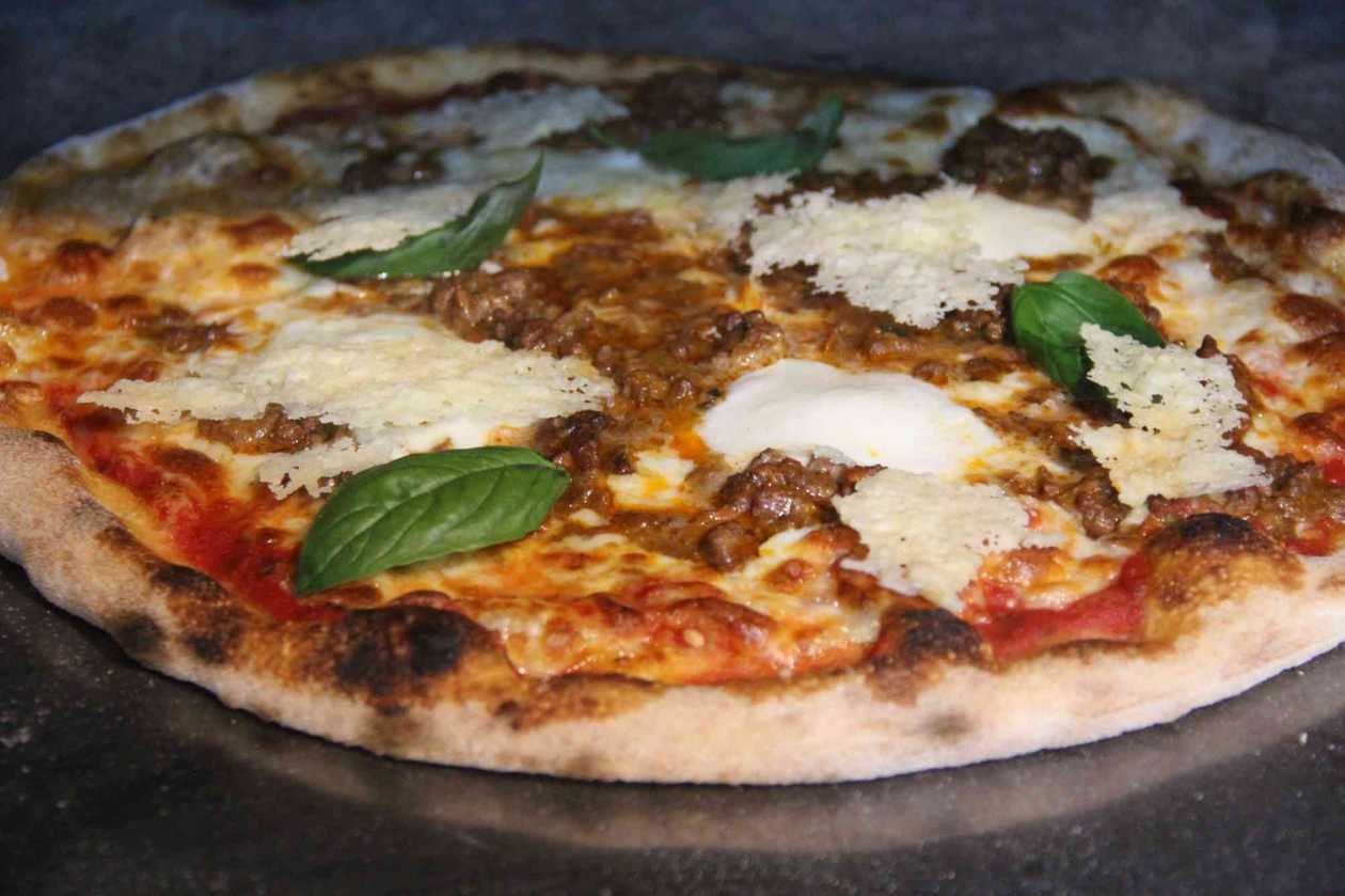 Bolognese Pizza  32 cm