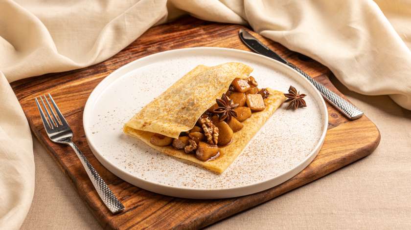 Apple and Cinnamon crepe