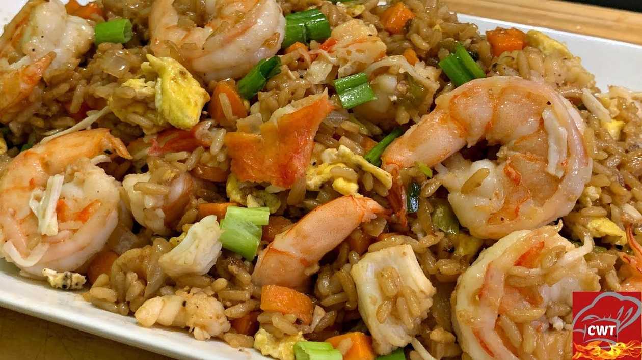 Sautéed seafood fried rice