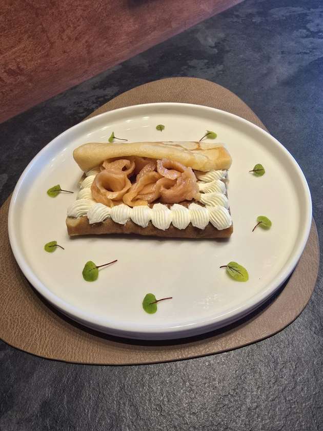 Phoenix Crepe