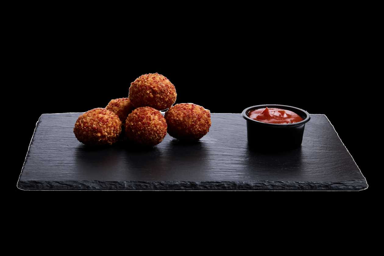 12. Vištienos kamuoliukai su sūriu