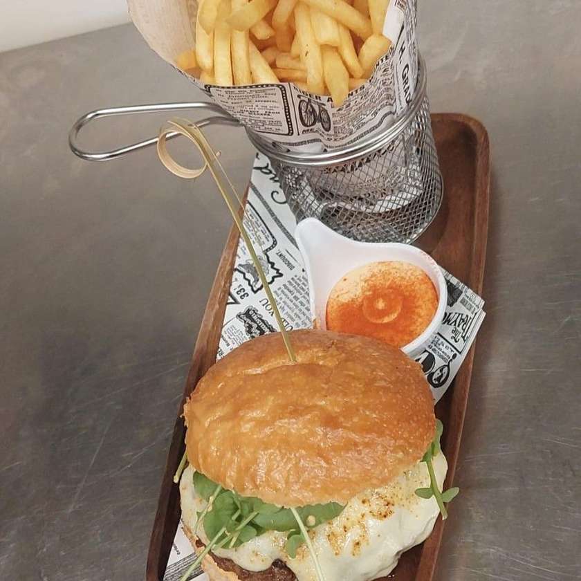 Golfland Burger with French Fries