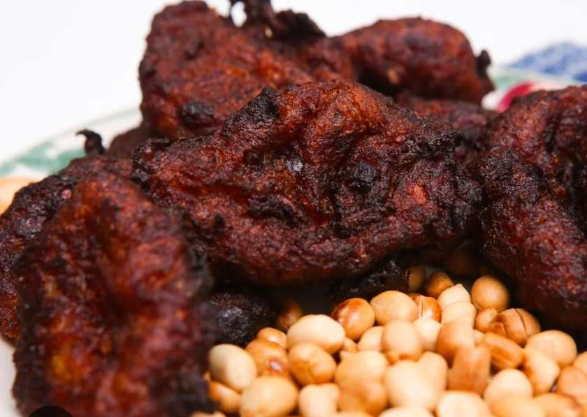 Kaaklo with Peanuts
