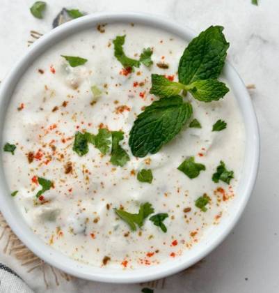 Raita z pomidorami