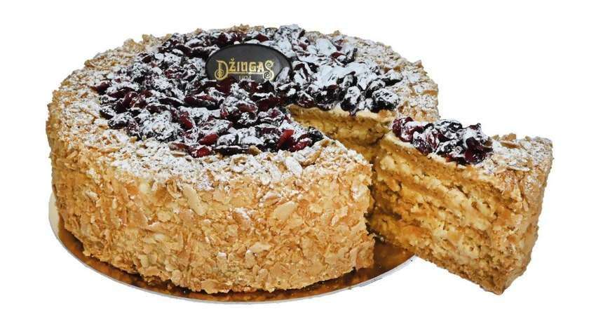 Slice of caramel DŽIUGAS cheese cake