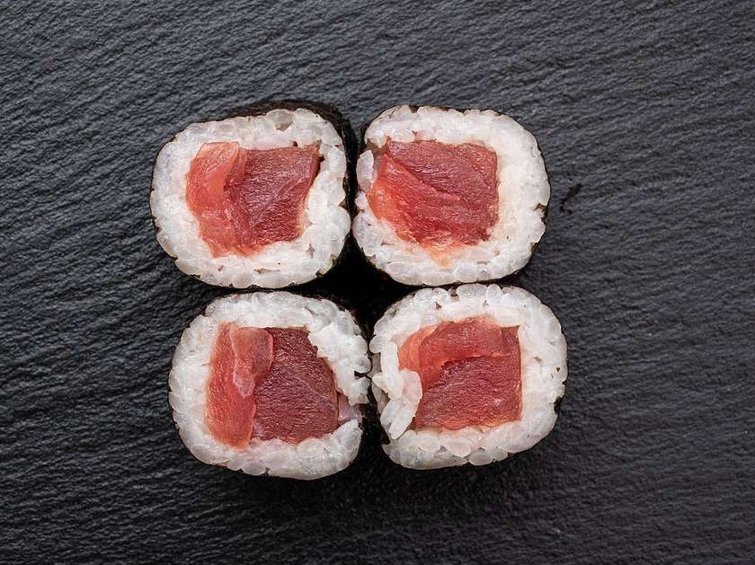 Tuna Maki 8 Pcs