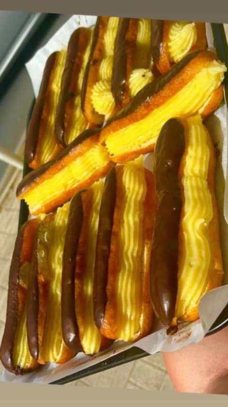 Eclairs Custard