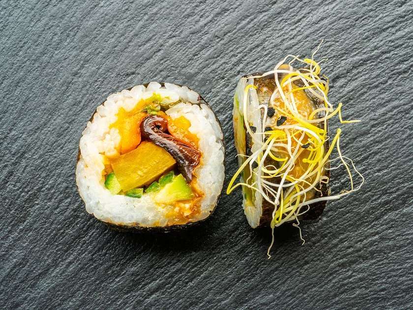 Vegetable sezam roll 10 Pcs
