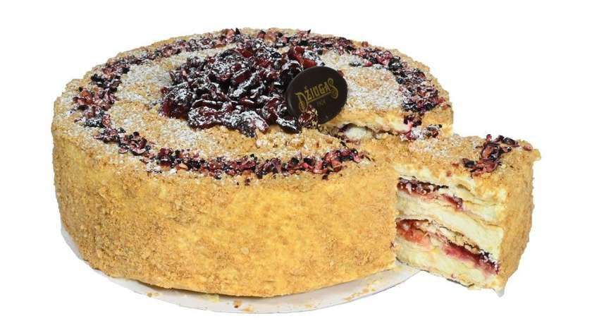 Gabalėlis torto „Napoleonas" su Džiugas sūriu"