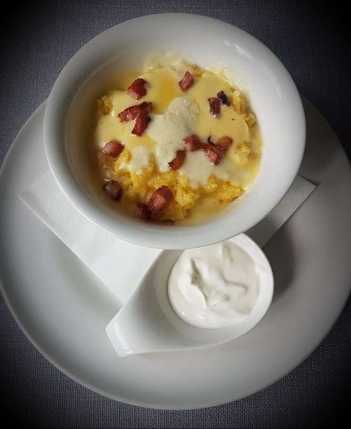 Mamaliguta Cu Branza, Smantana Si Kaizer