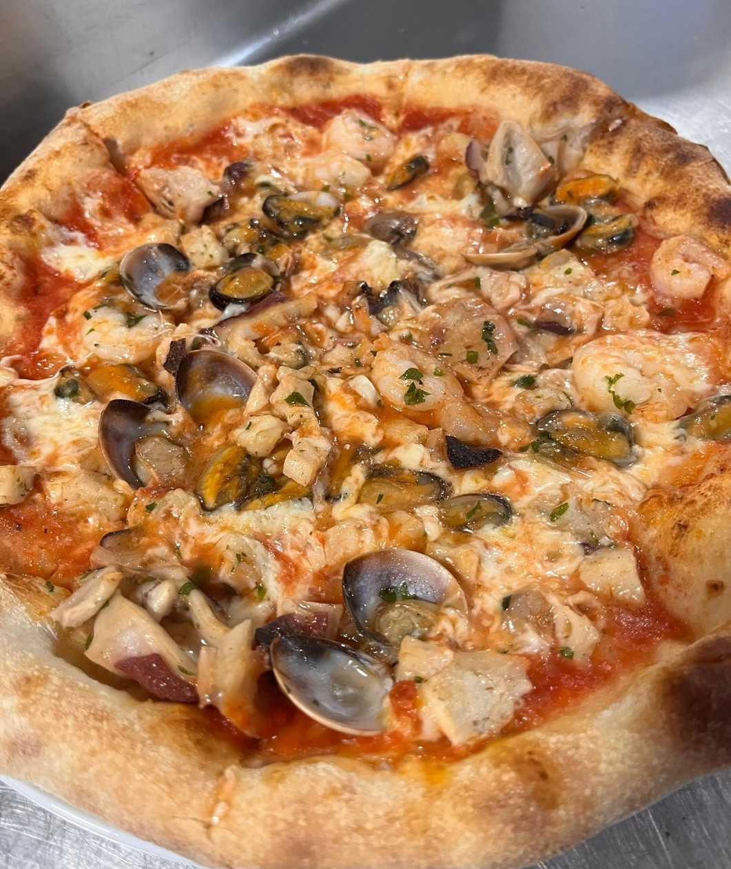 Pizza Frutti di Mare*
