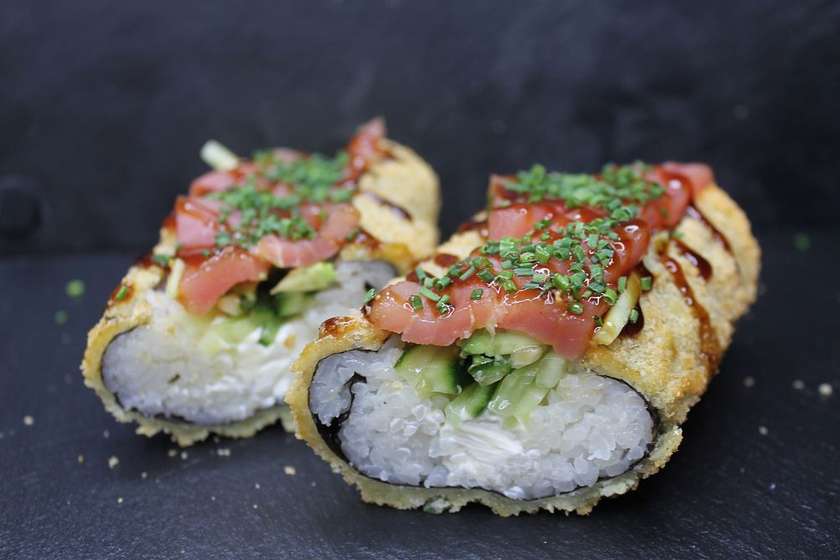 Sushi dog s tuniakom