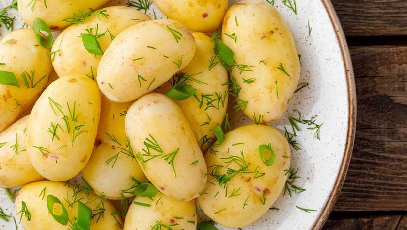Varené baby zemiačiky na masle