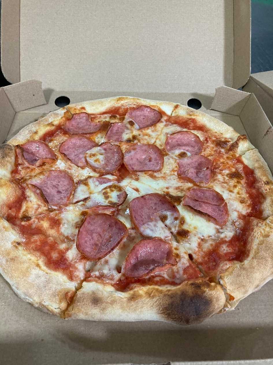 Pizza Salame