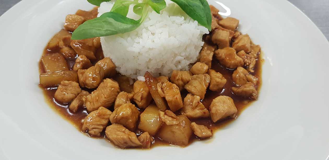 Piept De Pui Cu Ananas Si Orez