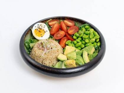 Quinoa bowl z rostbefem
