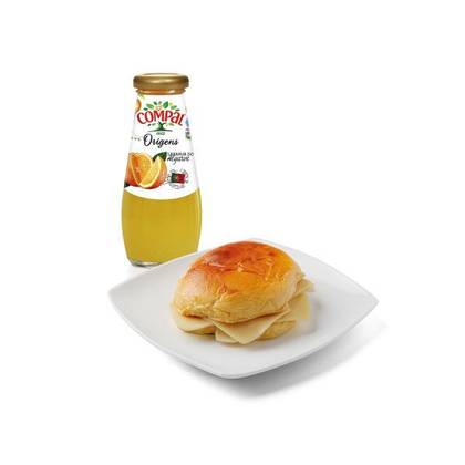 Pão de Leite com Queijo ou Fiambre + Bebida