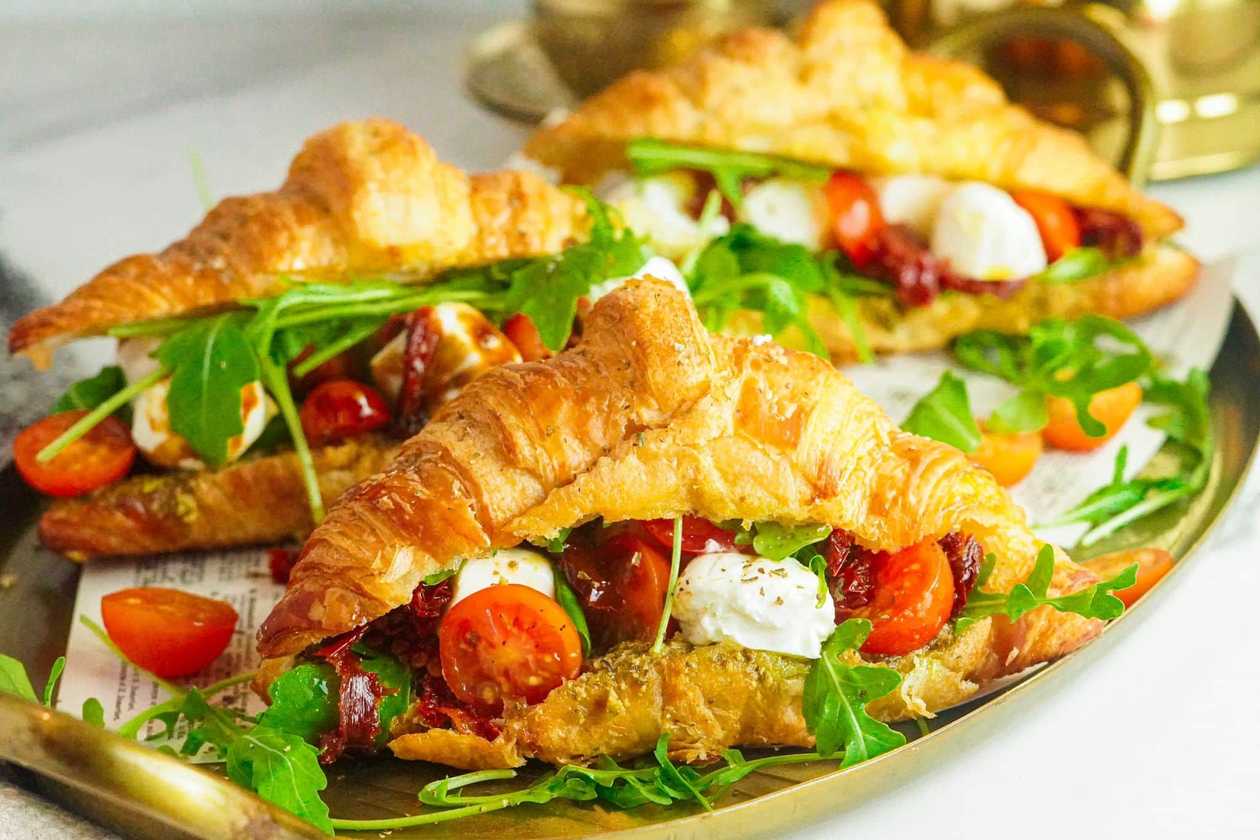Cheese, Tomato & Basil Pesto Croissant