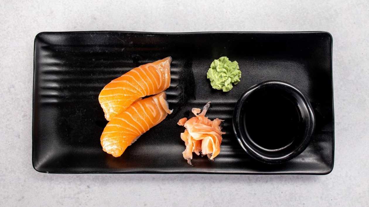 Nigiri Salmon 2pcs