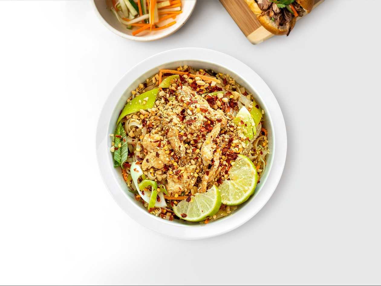 Pad Thai with chicken