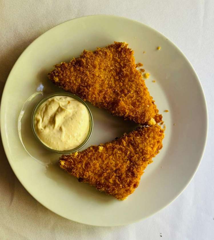 200g. Vyprážaný syr s domácou tatárskou omáčkou (1,3,7)