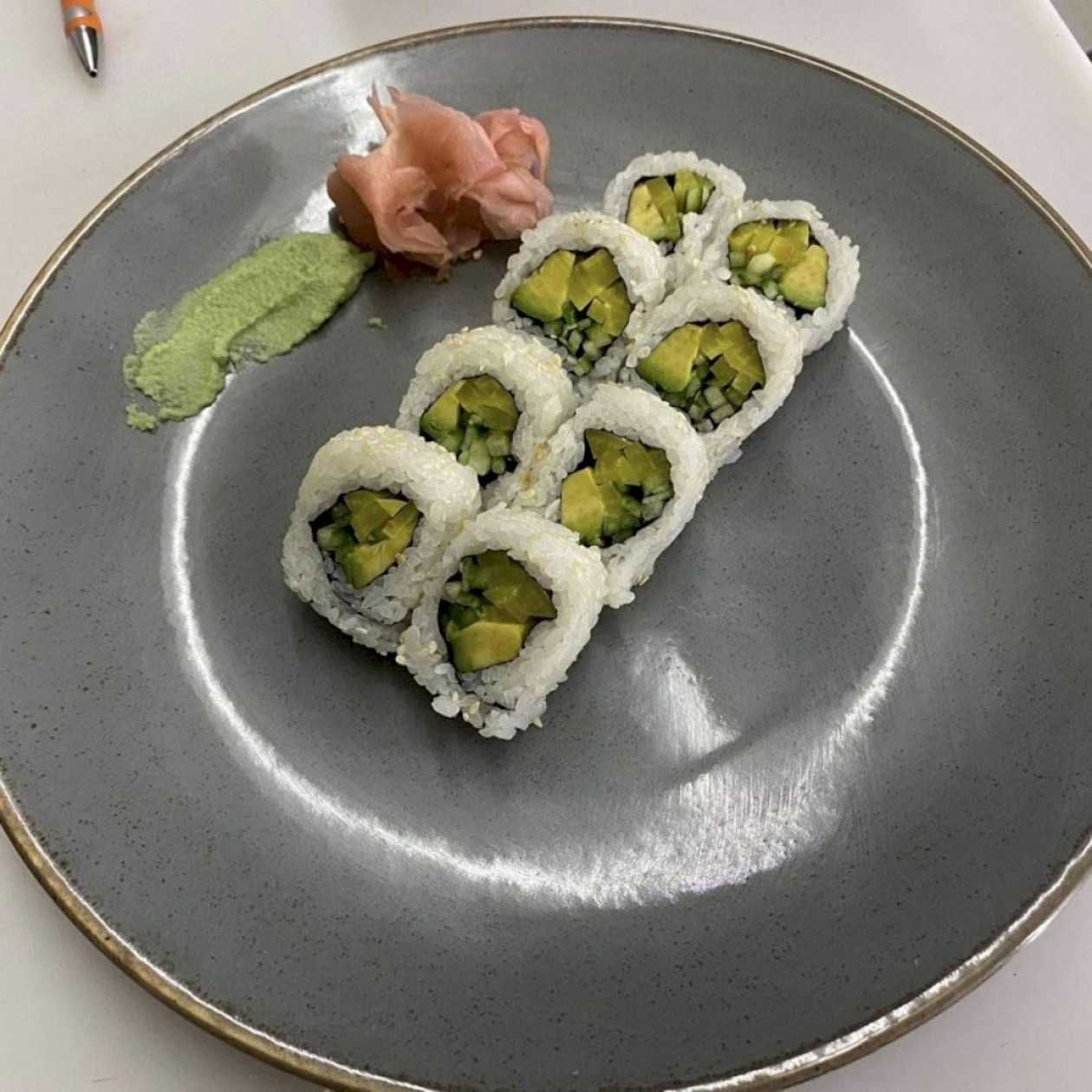 Uramaki Vegetable 8pcs