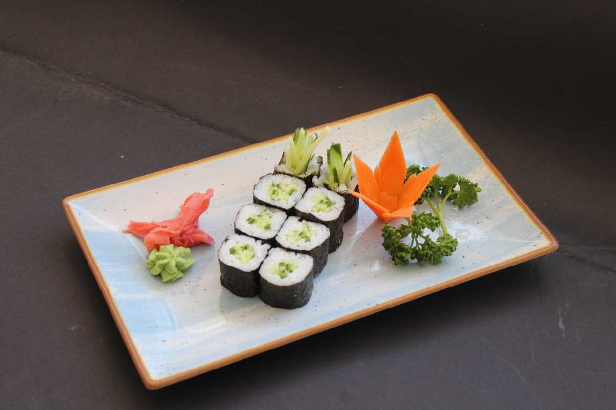 S5.Maki cucumber 16 pcs