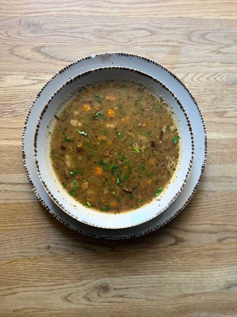 Bramboračka s hříbky a čerstvou majoránkou