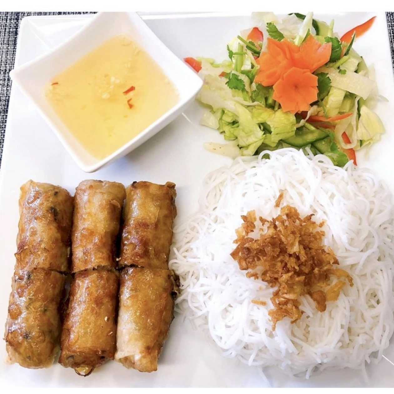 Fried Spring Rolls with Rice Noodles