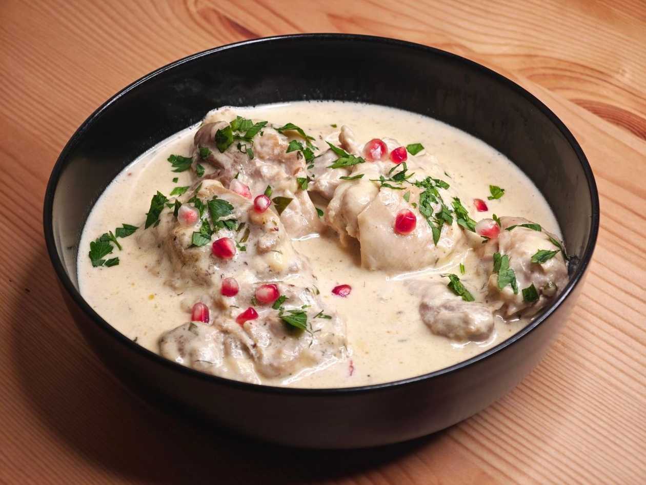 Škmeruli - Kuracie mäso v cesnakovo-smotanovej omáčke