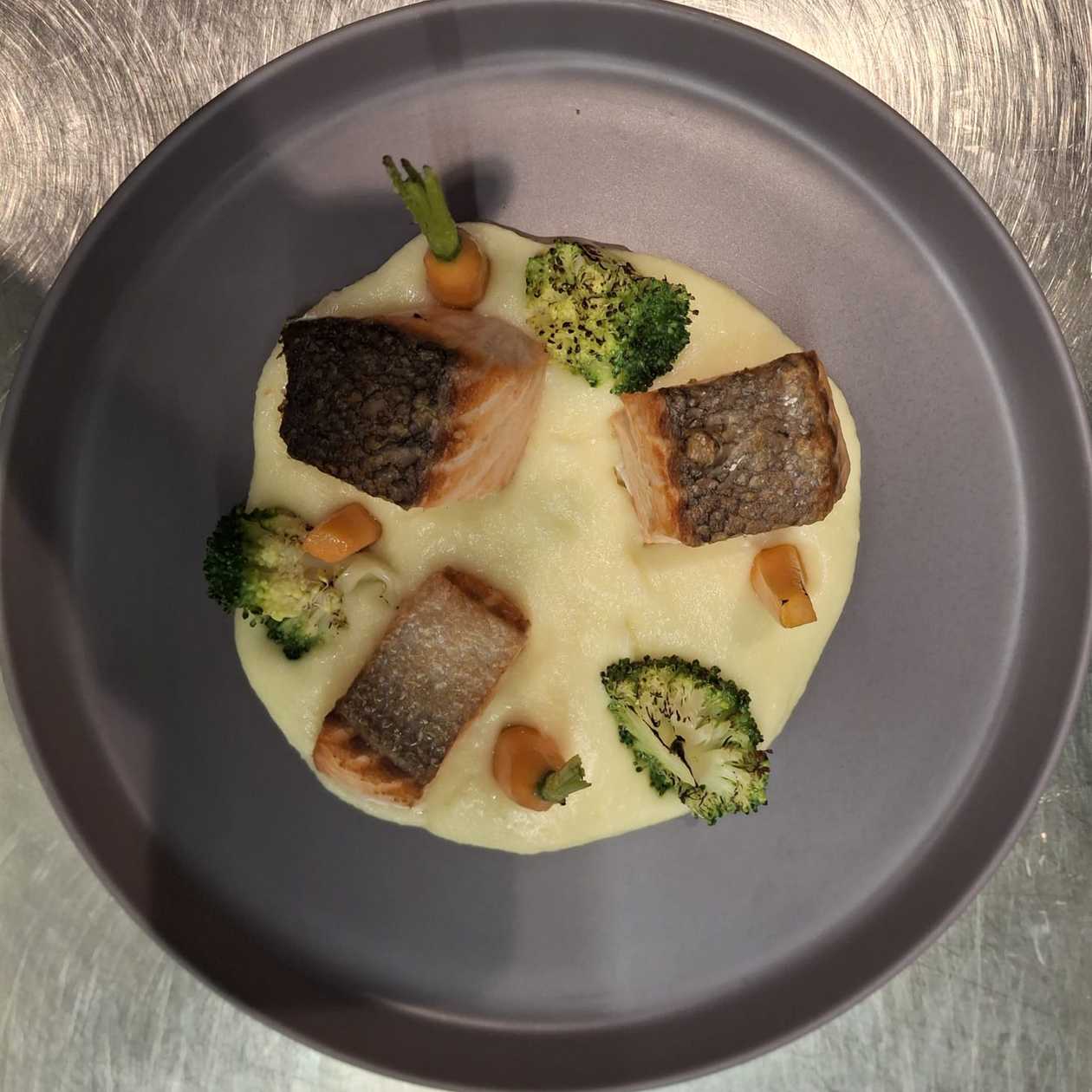 Salmon with Mashed Potatoes and Vegetables KIDS