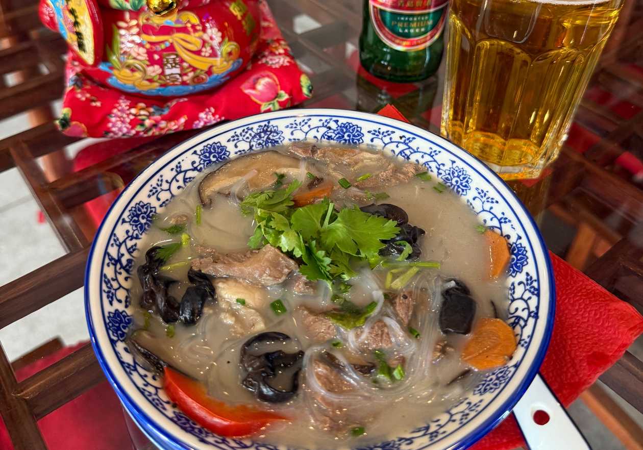 Orientalna zupa z baraniną